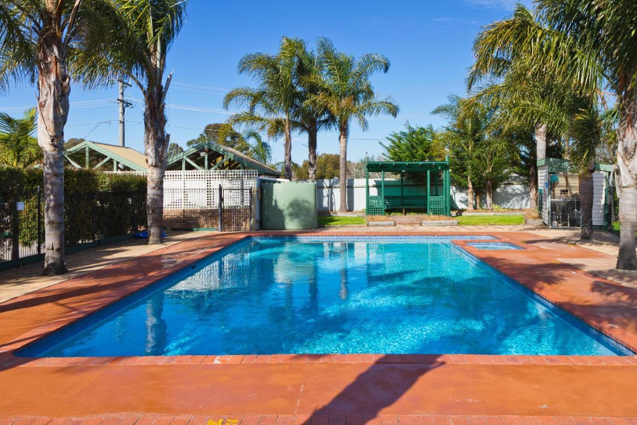 Sandhurst Motel Carrum Downs Bagian luar foto