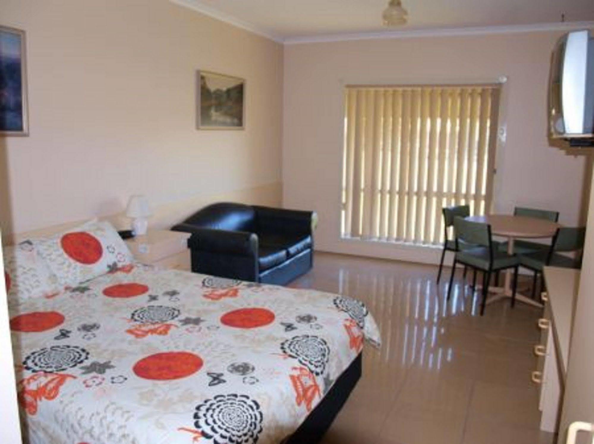 Sandhurst Motel Carrum Downs Bagian luar foto