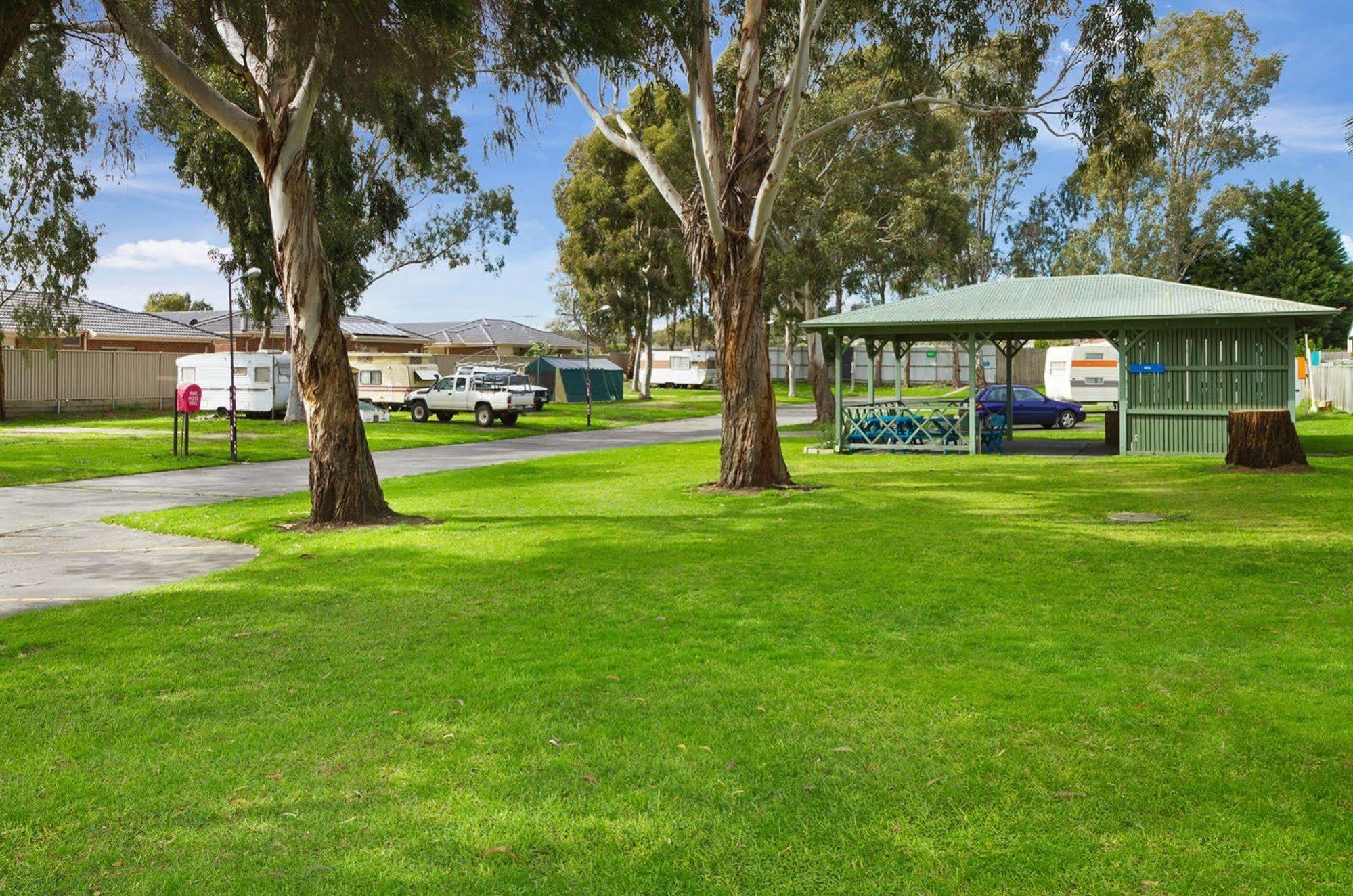 Sandhurst Motel Carrum Downs Bagian luar foto