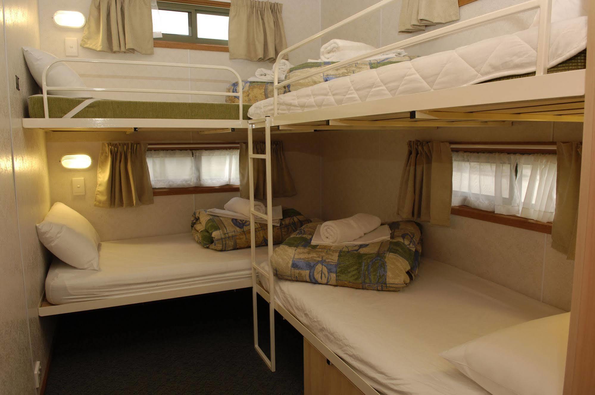 Sandhurst Motel Carrum Downs Bagian luar foto