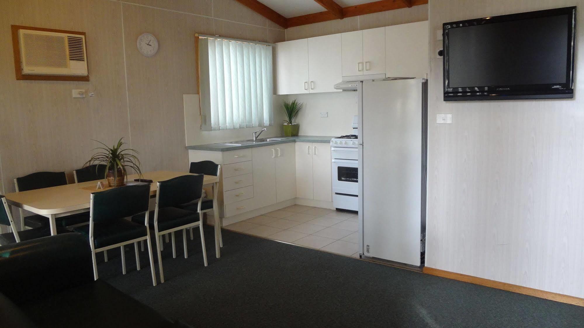 Sandhurst Motel Carrum Downs Bagian luar foto